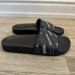 Women’s Slides